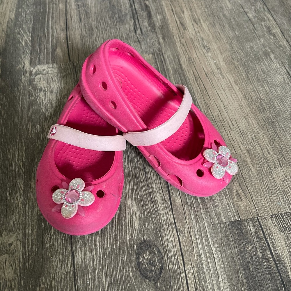 Little girls pink crocs